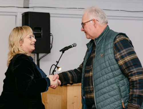 Auðsholtshjáleiga styrkir æskulýðsstarf Fáks