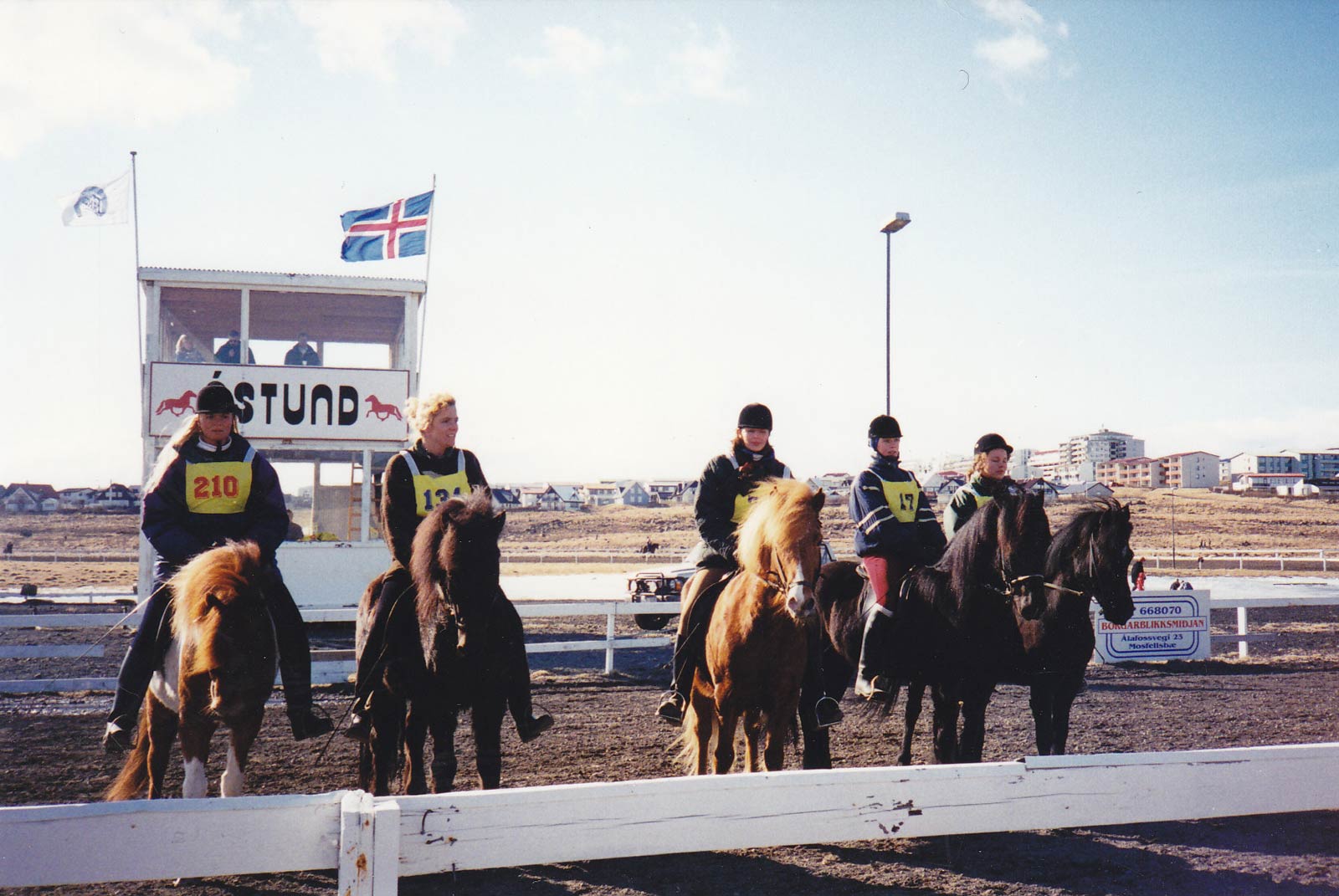 Dómpallurinn við hringvöllinn rifinn