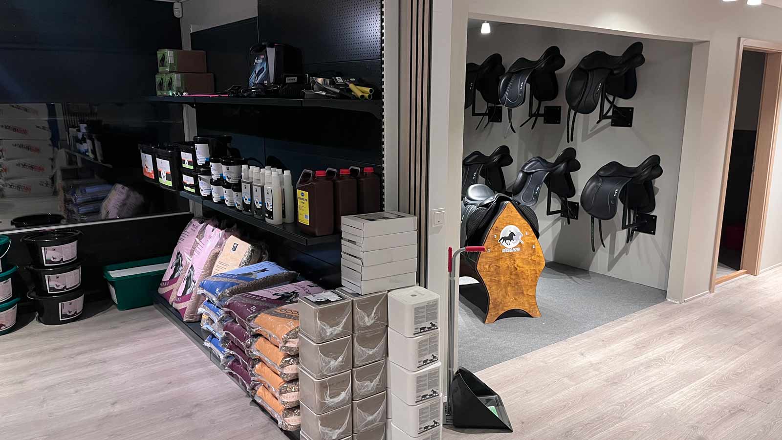 Hesta kaupfélagið – Ný þjónusta í Víðidal